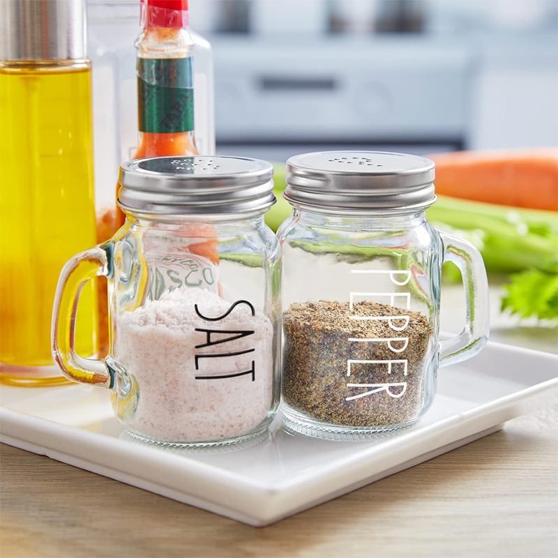 Clear Glass Salt and Pepper Shakers 2 Pcs Set.