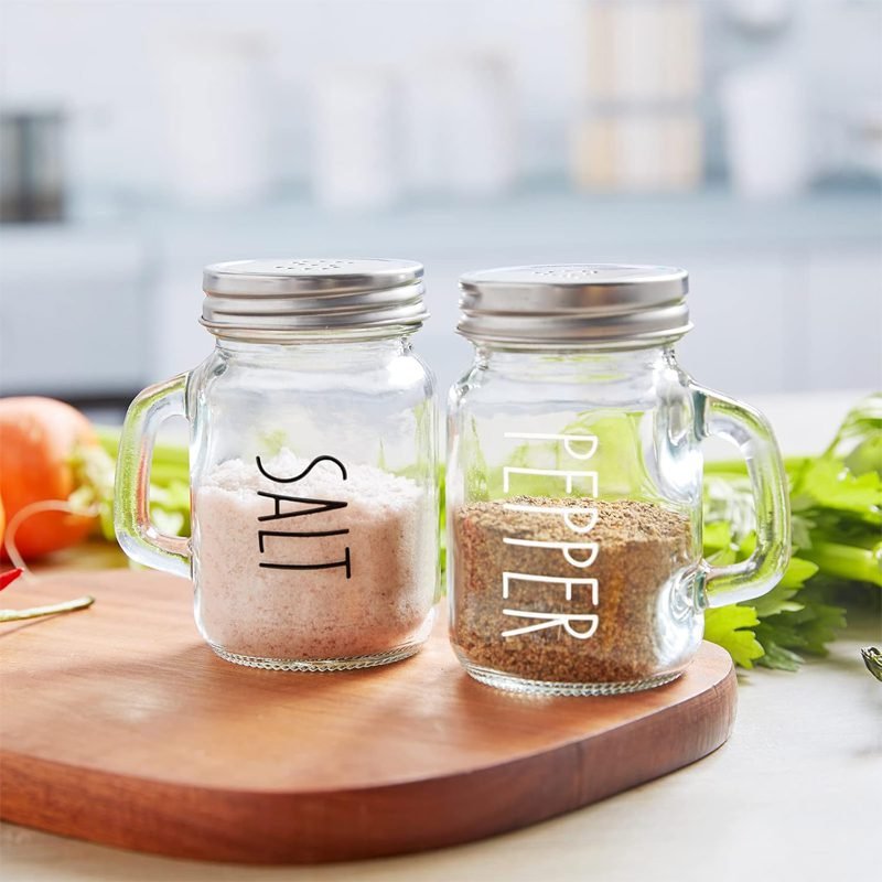 Clear Glass Salt and Pepper Shakers 2 Pcs Set.