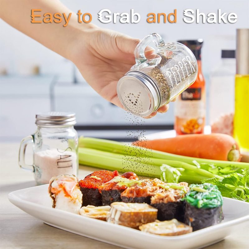 Clear Glass Salt and Pepper Shakers 2 Pcs Set.