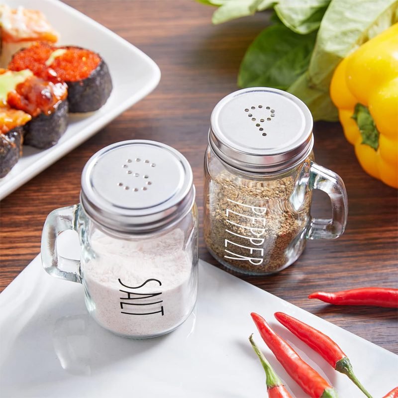 Clear Glass Salt and Pepper Shakers 2 Pcs Set.