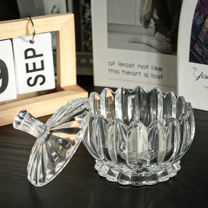 Luxury Crystal Bonbonniere - 15.3 x 17 x 11.3 cm.