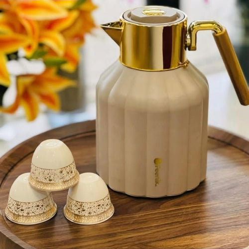 Modern beverage storage thermos (1 liter capacity).