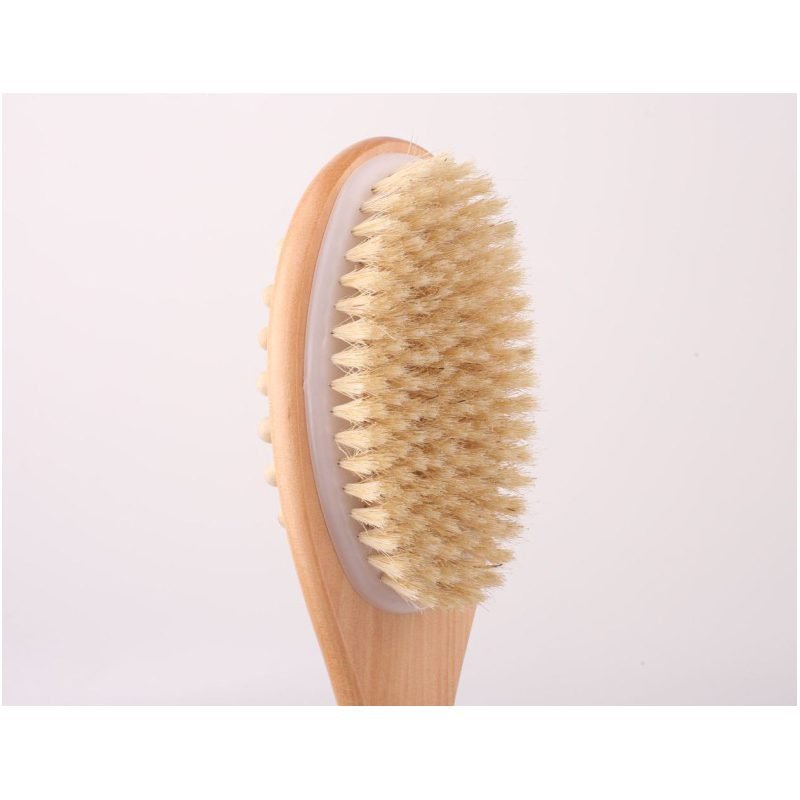 Dual-sided bath and massage brush – natural wood and ergonomic design.