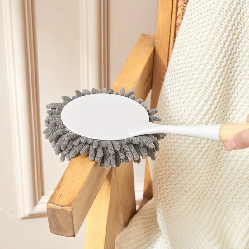 Versatile Mop for Cleaning Glass and Shelves.