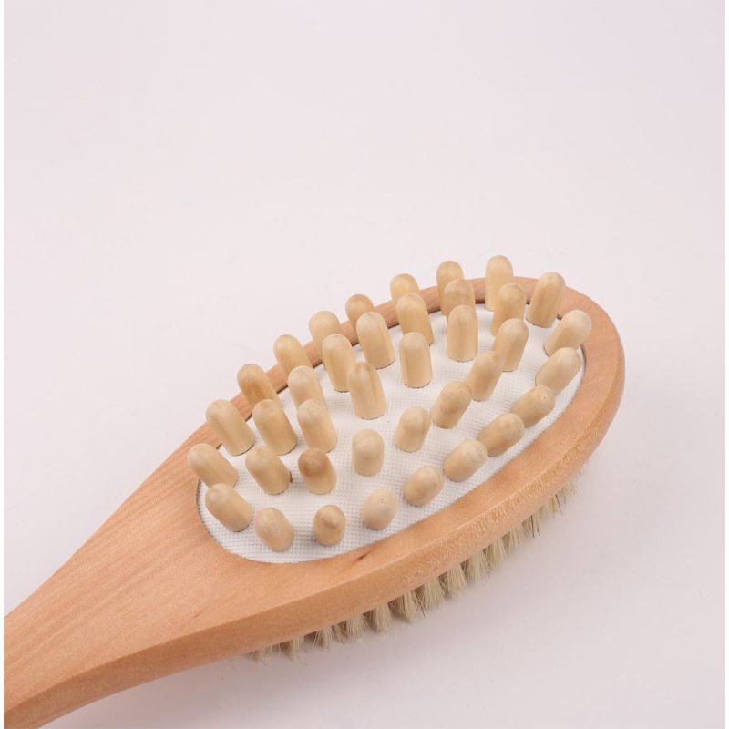 Dual-sided bath and massage brush – natural wood and ergonomic design.