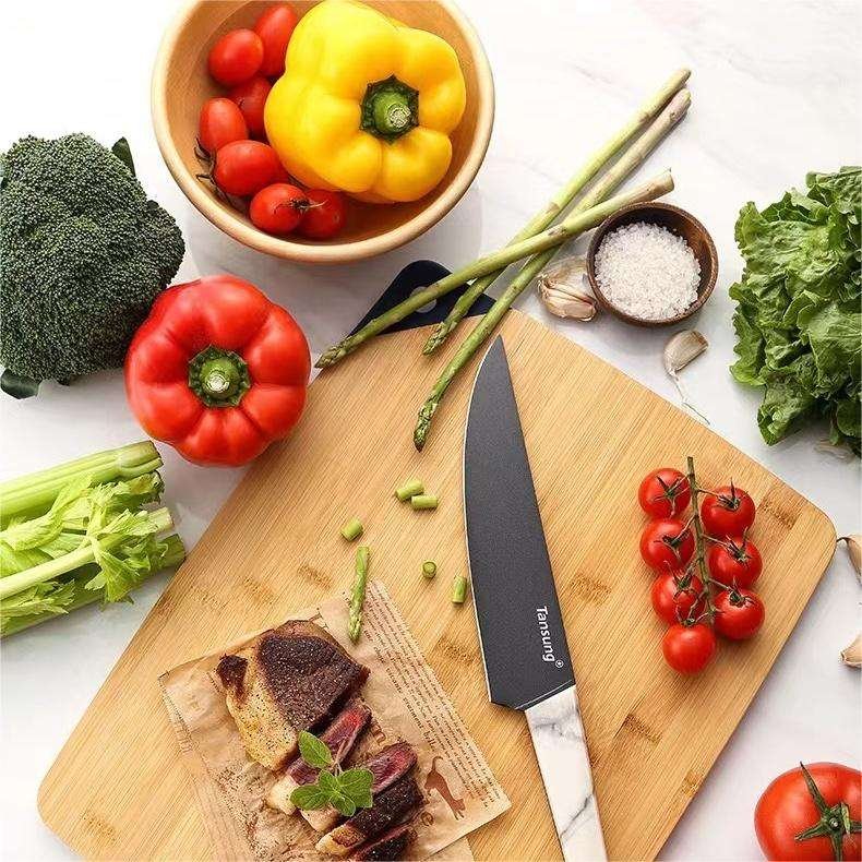 Wooden Cutting Board With Silicone Edge.