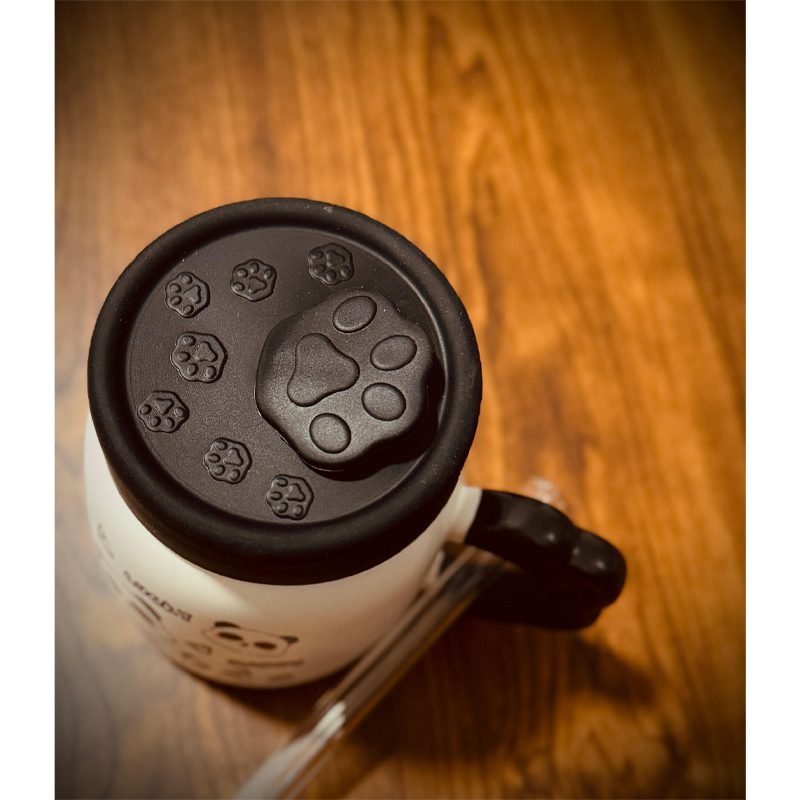 Porcelain Mug with Silicone Lid and Glass Straw – Modern Design with a Cute Touch.