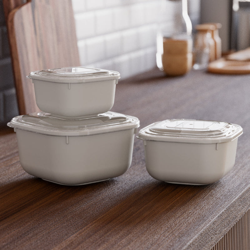Food storage container set with snap lids in multiple sizes