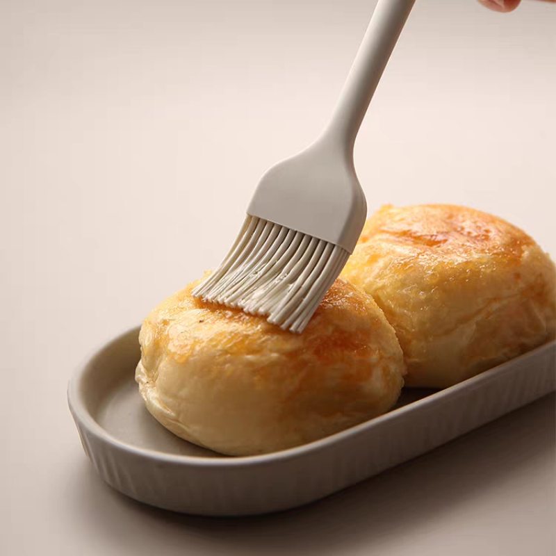 Professional Silicone Pastry Brush (26 cm) – Elegance and Functionality in Your Kitchen.